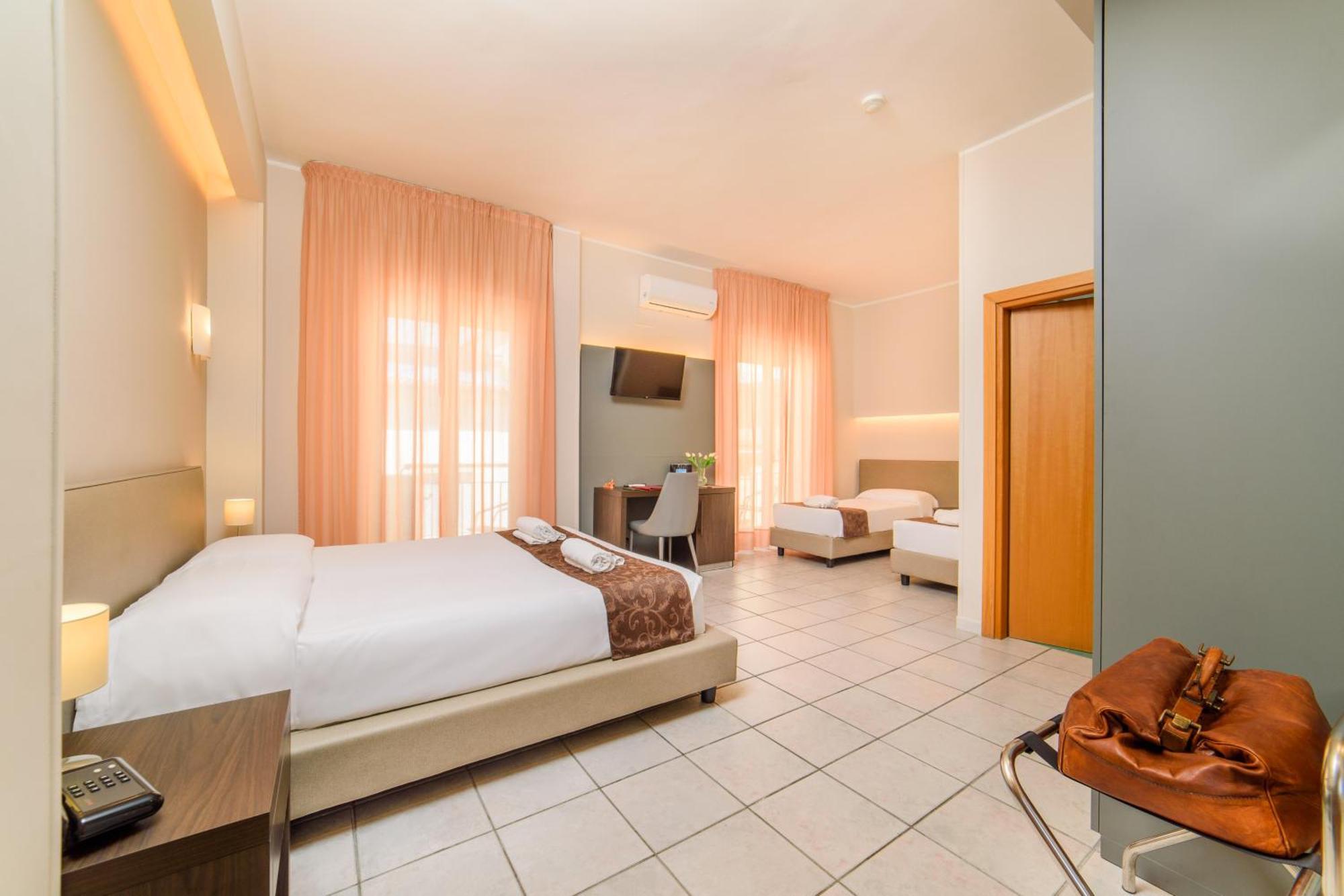 סאפרי Hotel Tirreno מראה חיצוני תמונה
